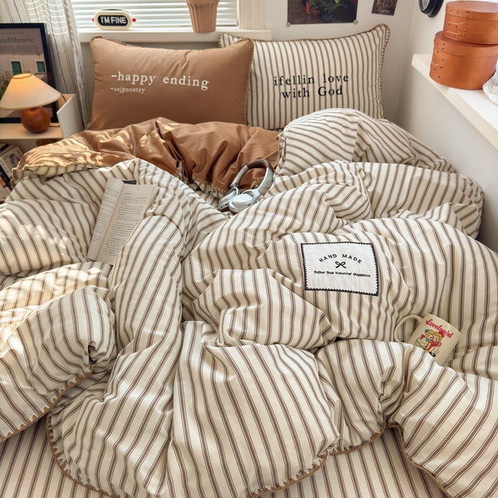 91家纺网 家纺一手货源 找家纺 觅糖家纺 2025新款全棉纯棉三角针刺绣款四件套 条纹-摩卡