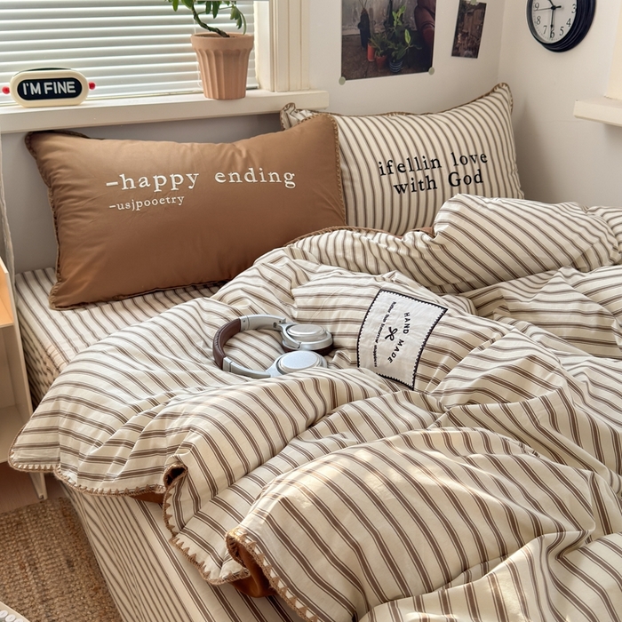 91家纺网 家纺一手货源 找家纺 觅糖家纺 2025新款全棉纯棉三角针刺绣款四件套 条纹-摩卡