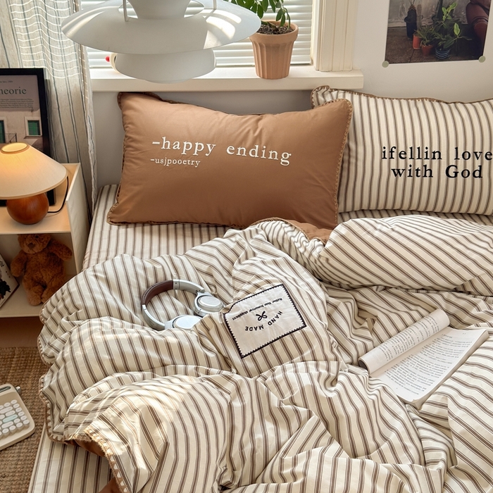 91家纺网 家纺一手货源 找家纺 觅糖家纺 2025新款全棉纯棉三角针刺绣款四件套 条纹-摩卡