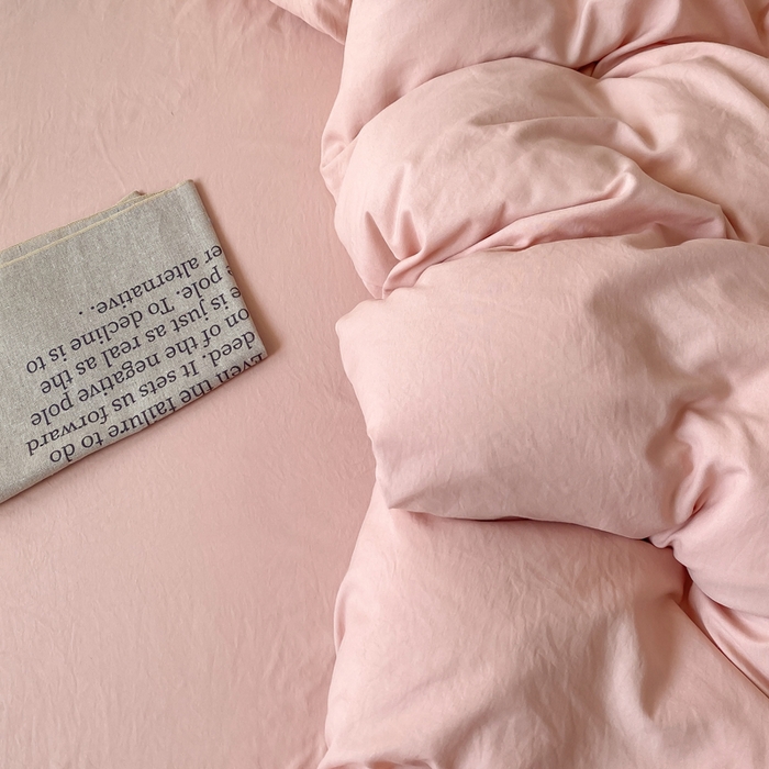 91家纺网 家纺一手货源 找家纺 夜笙家纺 2025新款水洗棉纯色双拼四件套 双拼-胭脂玉