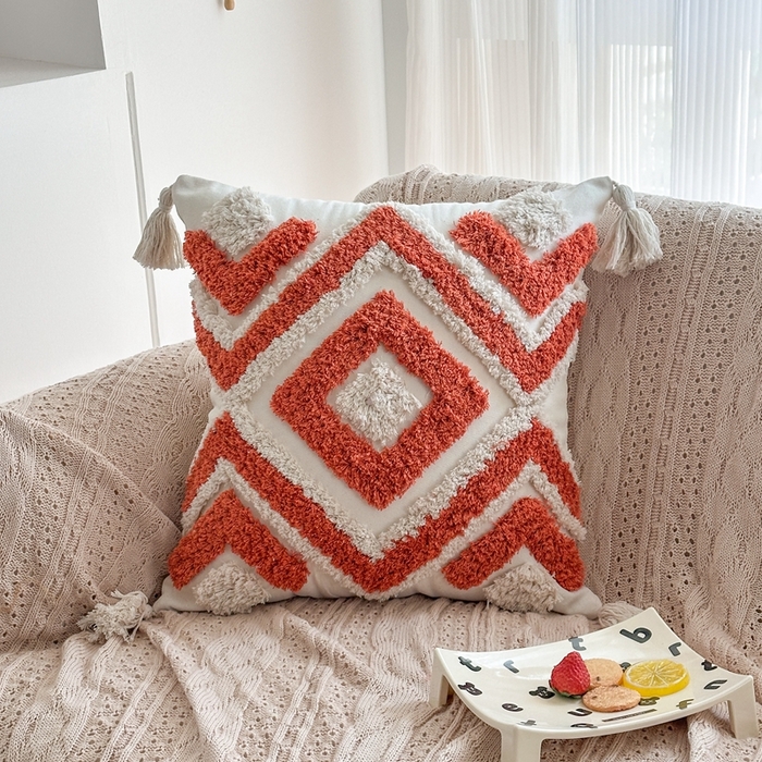 91家纺网 家纺一手货源 找家纺 新奇异 2025新款簇绒流苏抱枕 红方块