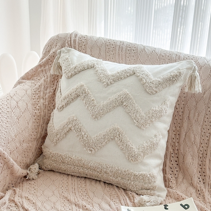 91家纺网 家纺一手货源 找家纺 新奇异 2025新款簇绒流苏抱枕 波浪