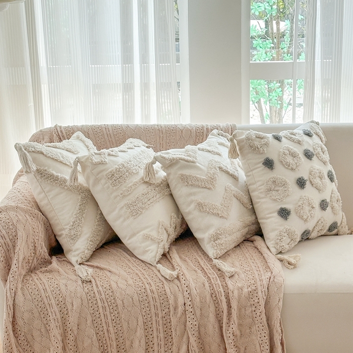 91家纺网 家纺一手货源 找家纺 新奇异 2025新款簇绒流苏抱枕 组合图仅供展示