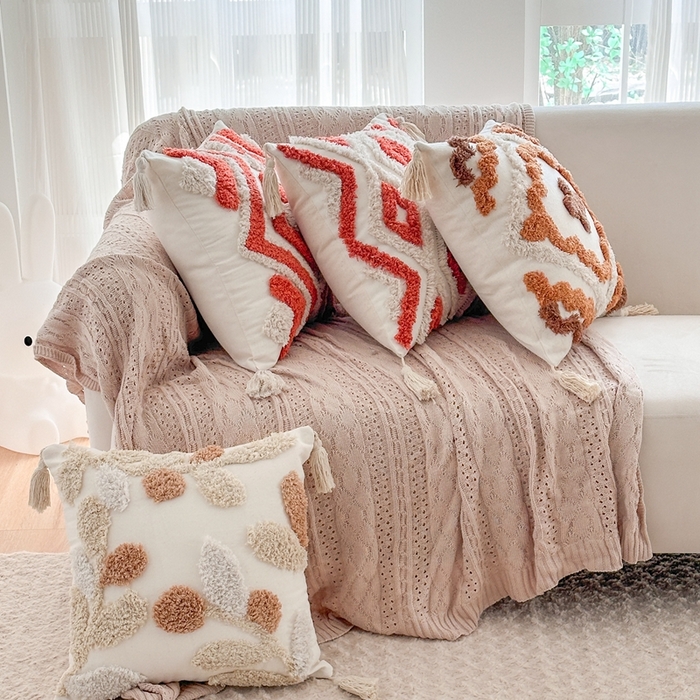 91家纺网 家纺一手货源 找家纺 新奇异 2025新款簇绒流苏抱枕 组合图仅供展示