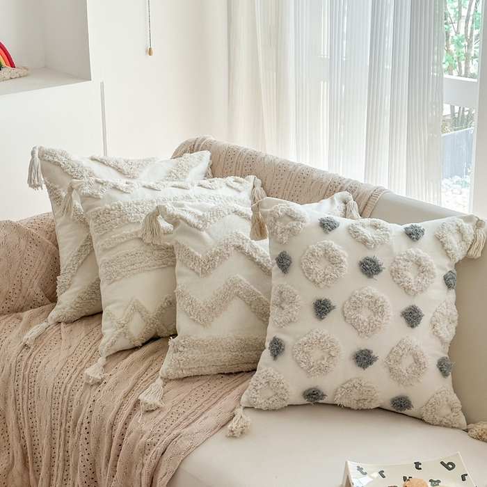 91家纺网 家纺一手货源 找家纺 （总）新奇异 2025新款簇绒流苏抱枕