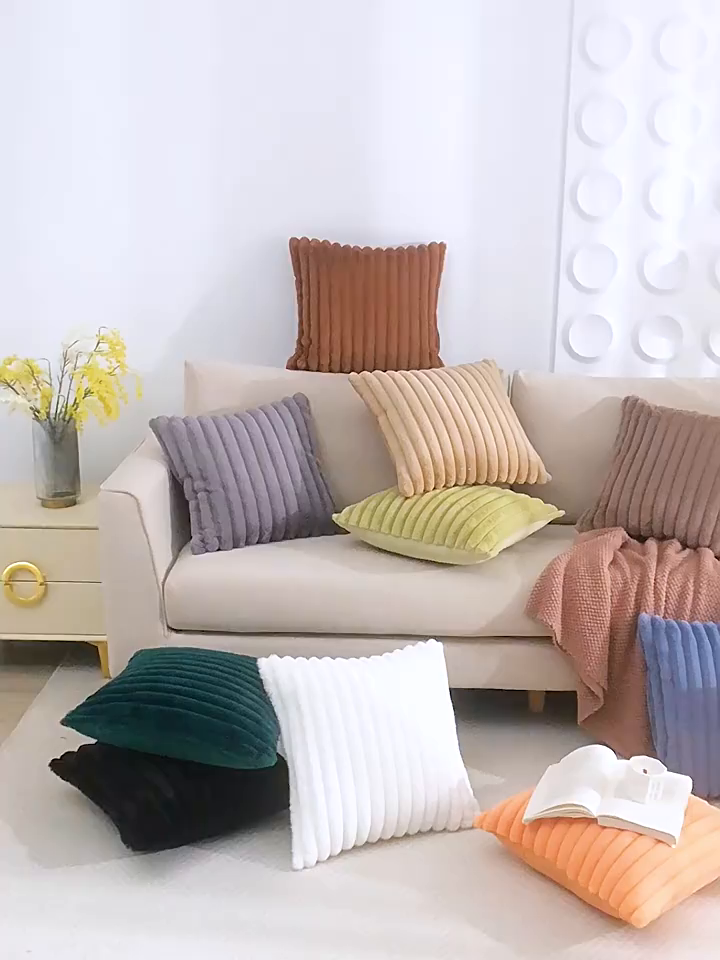 91家纺网 家纺一手货源 找家纺 新奇异 2025新款仿兔毛绒抱枕（支持定制） 墨绿