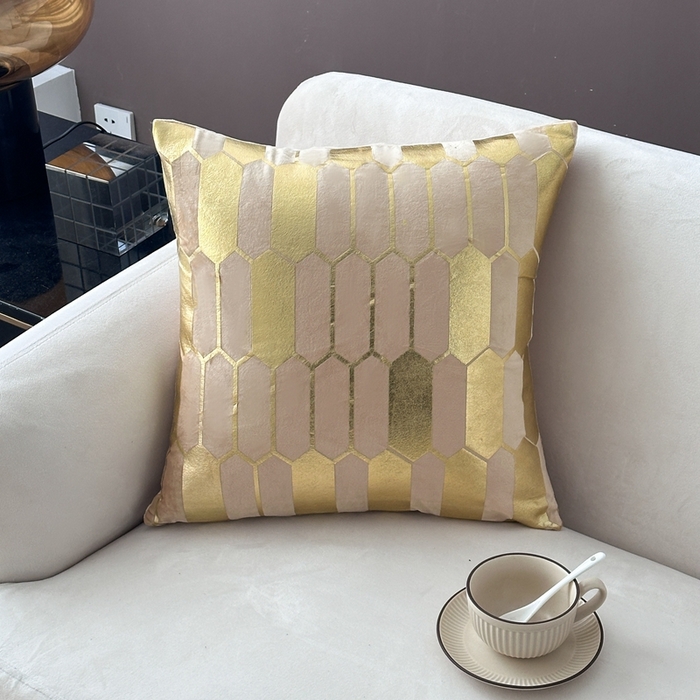 91家纺网 家纺一手货源 找家纺 （总）新奇异 2025新款蜂窝烫金抱枕