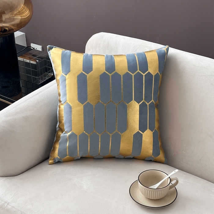 91家纺网 家纺一手货源 找家纺 （总）新奇异 2025新款蜂窝烫金抱枕