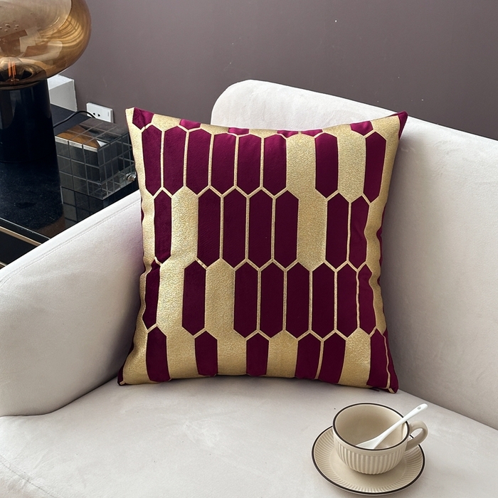 91家纺网 家纺一手货源 找家纺 （总）新奇异 2025新款蜂窝烫金抱枕