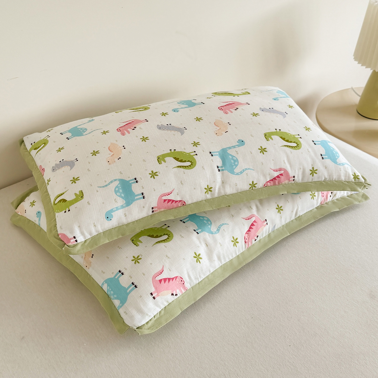 91家纺网 家纺一手货源 找家纺 贵夫人 2025春夏新款卡通儿童100%纯棉花枕 枕头枕芯 恐龙乐园40*60cm学生枕1只 /只