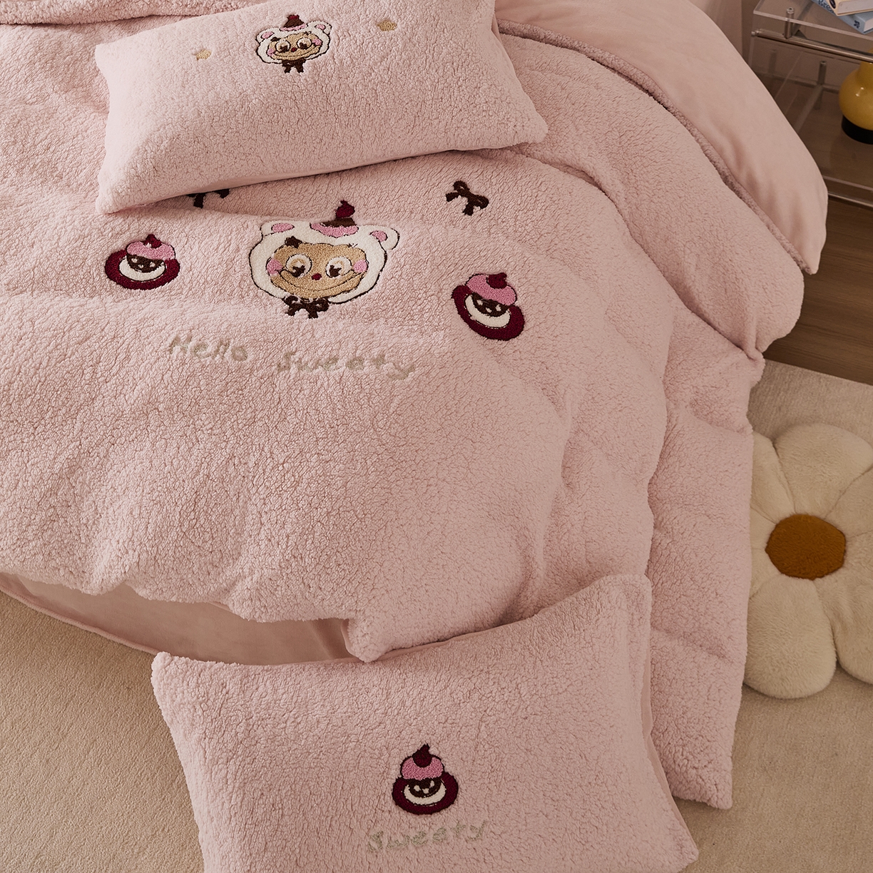 91家纺网 家纺一手货源 找家纺 （总）曼町家居 2025新款羊羔绒牛奶绒毛巾绣四件套