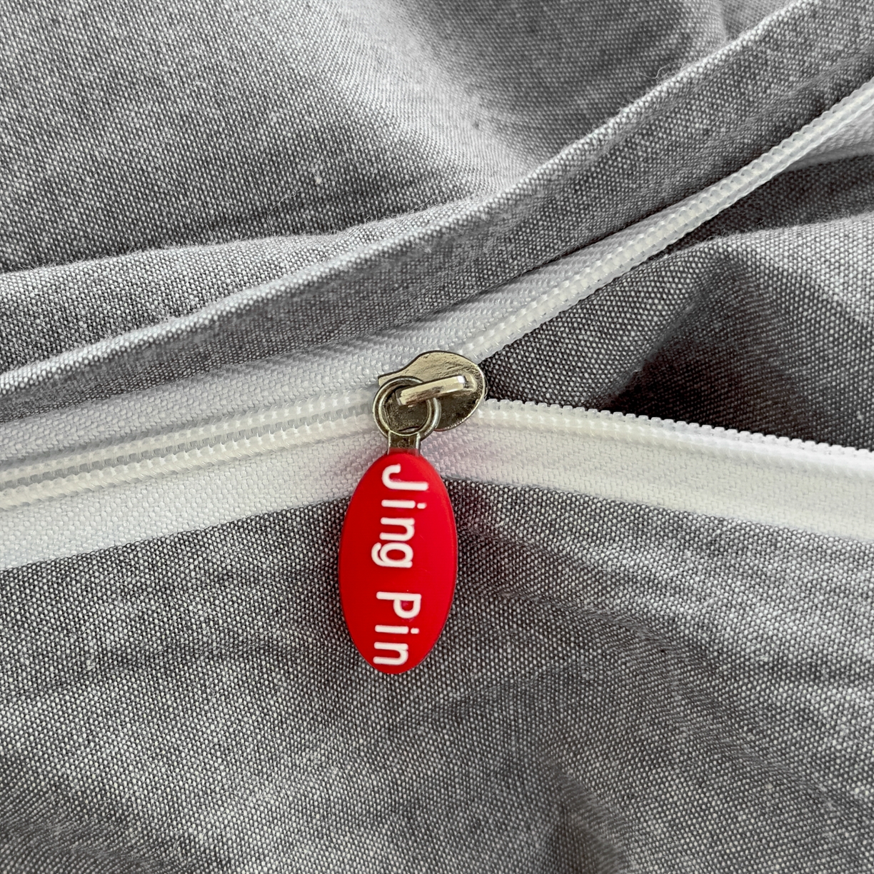 91家纺网 家纺一手货源 找家纺 晚依家纺 2025新款A类全棉色织水洗棉被套单件纯棉格子纯色学生宿舍被罩定制定做 纯色-烟灰