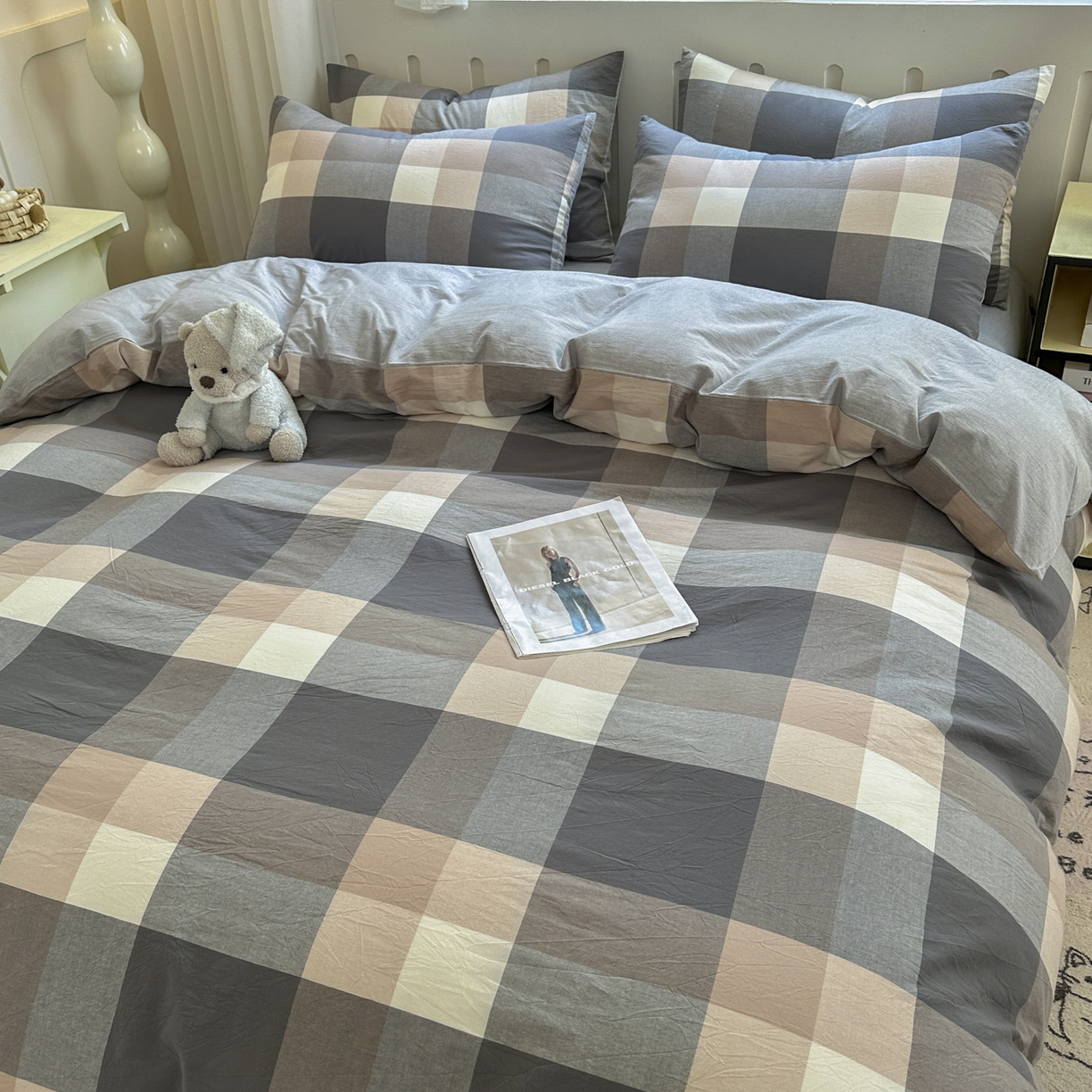 91家纺网 家纺一手货源 找家纺 晚依家纺 2025新款A类全棉色织水洗棉被套单件纯棉格子纯色学生宿舍被罩定制定做 洛伊-灰咖大格