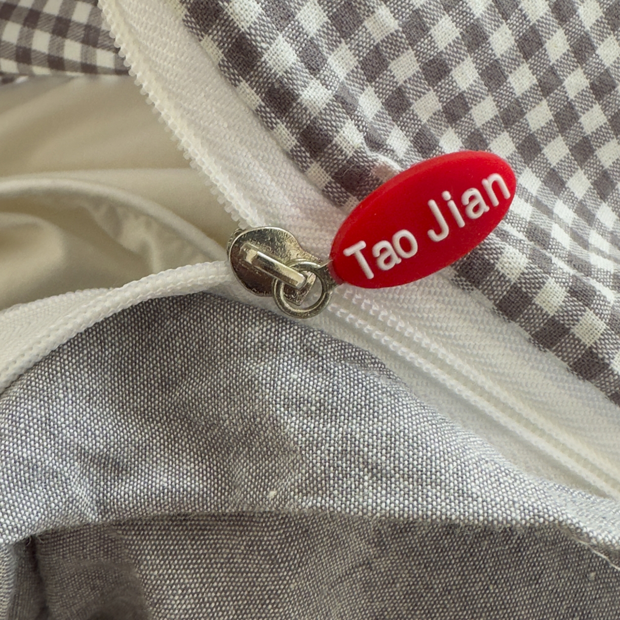 91家纺网 家纺一手货源 找家纺 晚依家纺 2025新款A类全棉色织水洗棉被套单件纯棉格子纯色学生宿舍被罩定制定做 密格-烟灰