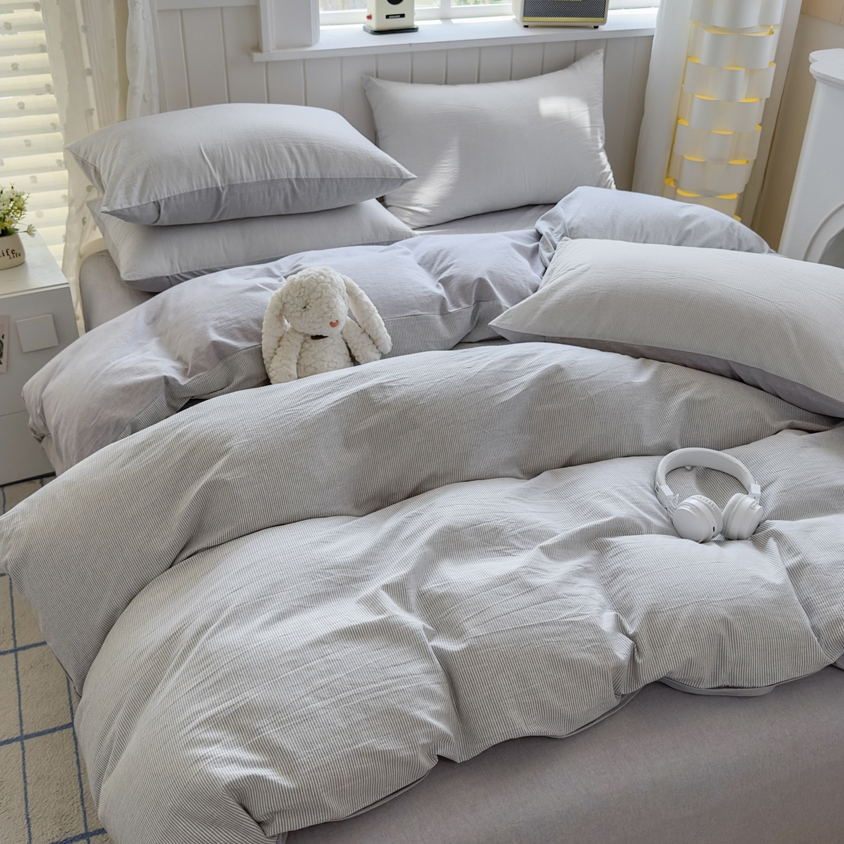 91家纺网 家纺一手货源 找家纺 晚依家纺 2025新款A类全棉色织水洗棉被套单件纯棉格子纯色学生宿舍被罩定制定做 密条-浅灰