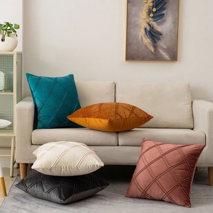 91家纺网 家纺一手货源 找家纺 （总）新奇异 2025新款格子绣菱形格抱枕