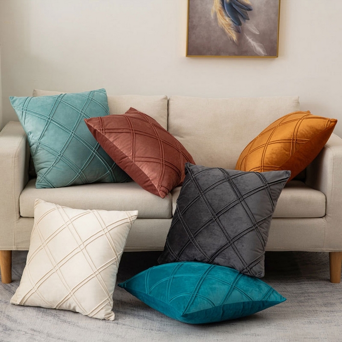 91家纺网 家纺一手货源 找家纺 新奇异 2025新款格子绣菱形格抱枕 组合图仅供展示