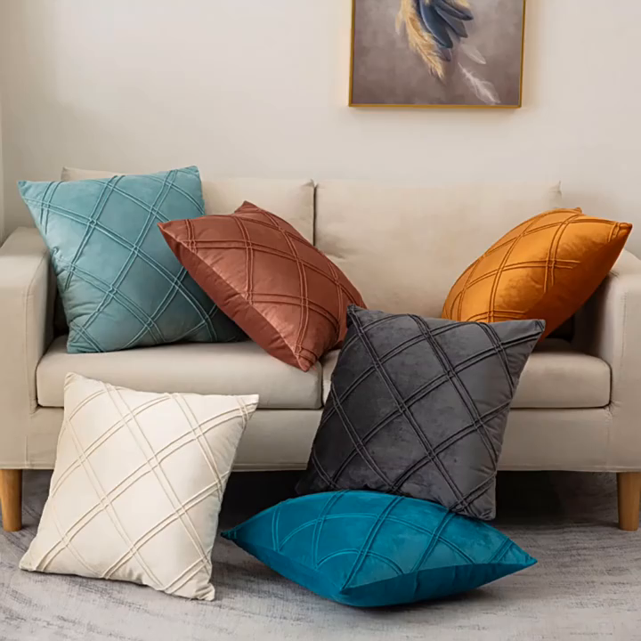 91家纺网 家纺一手货源 找家纺 新奇异 2025新款格子绣菱形格抱枕 HLR喜至红