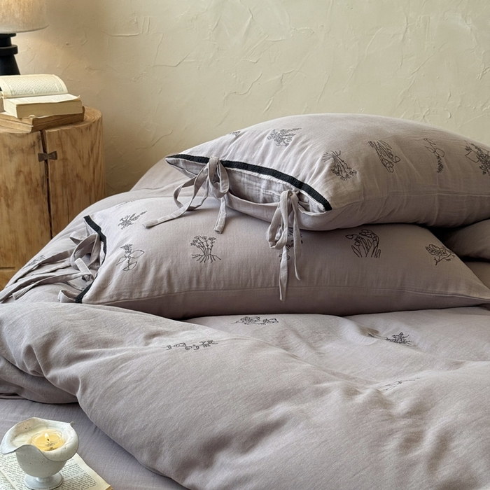 91家纺网 家纺一手货源 找家纺 鹿班2025年秋冬款全棉皱皱纱精密刺绣系列——山塘花 山塘花-紫(标准会员-20元)