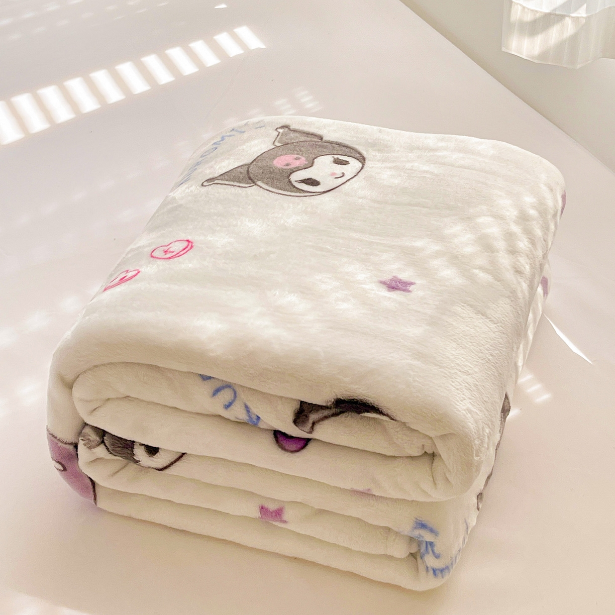 91家纺网 家纺一手货源 找家纺 （总）耀悦家纺2025新款正版授权三丽鸥高克重卡通牛奶绒毛毯多功能毯子盖毯
