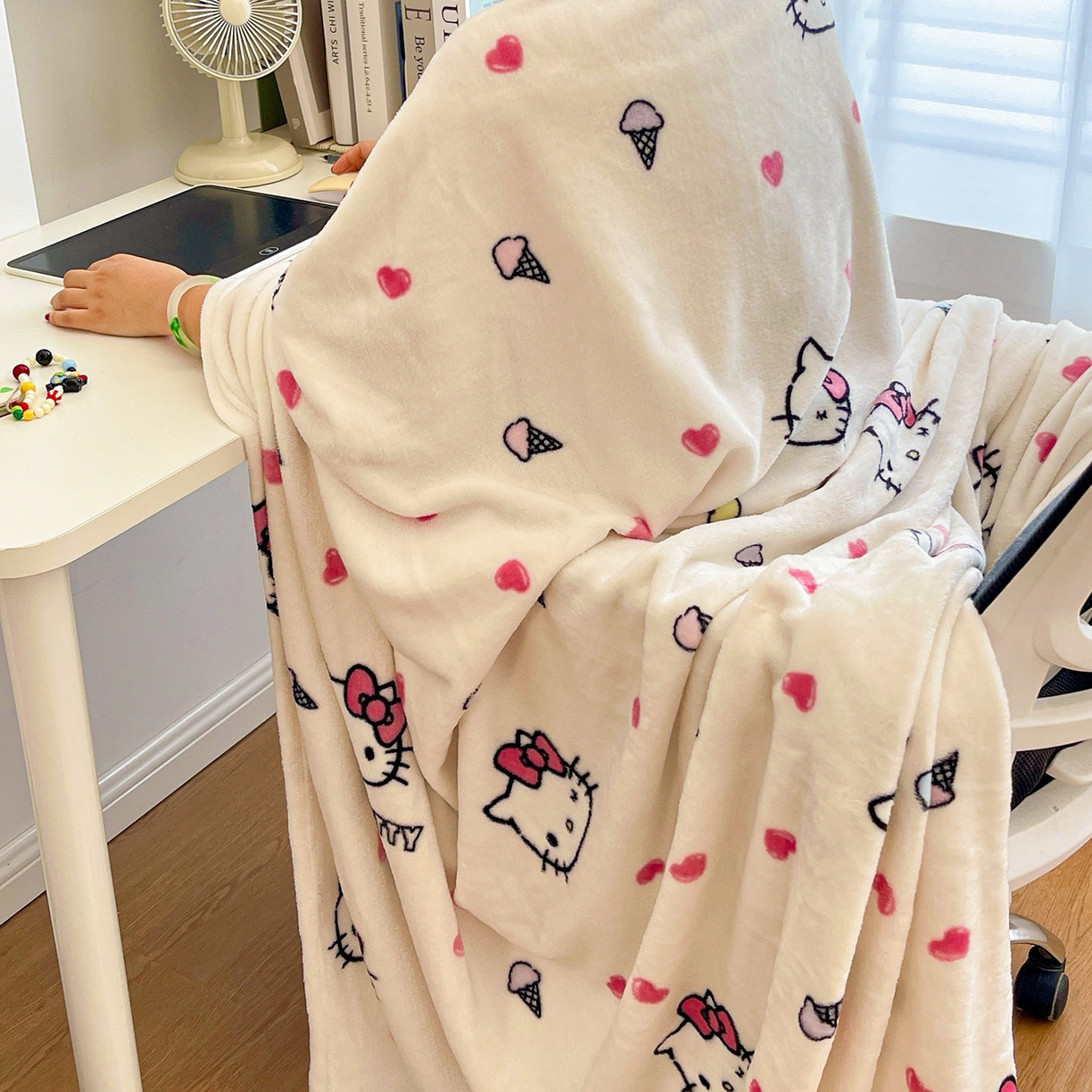 91家纺网 家纺一手货源 找家纺 （总）耀悦家纺2025新款正版授权三丽鸥高克重卡通牛奶绒毛毯多功能毯子盖毯