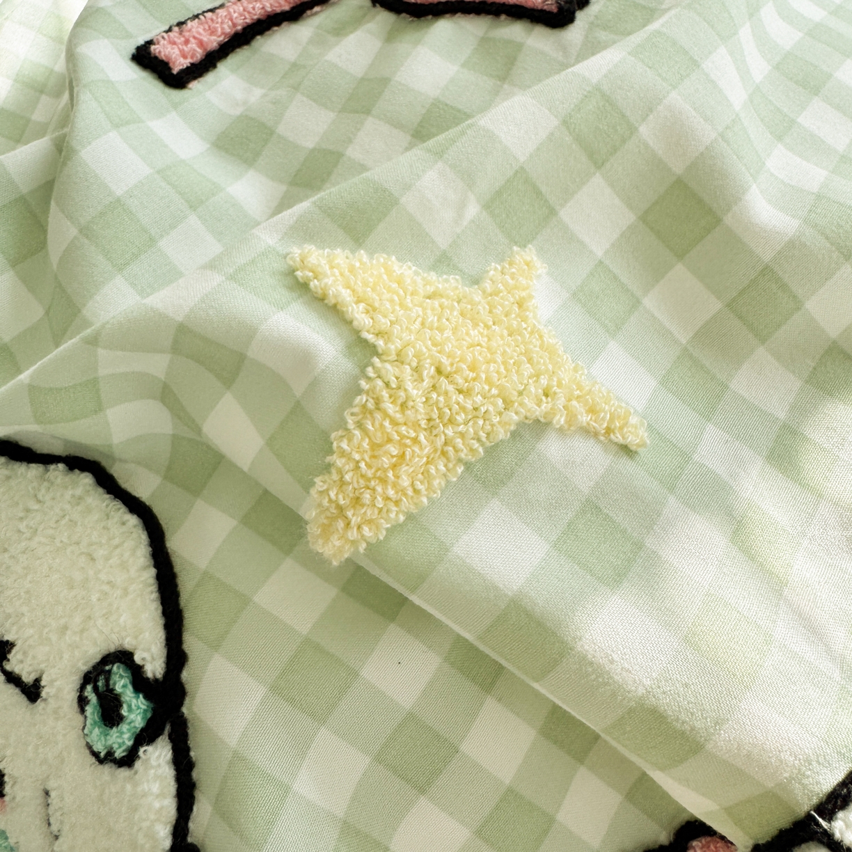 91家纺网 家纺一手货源 找家纺 一霖家纺 2025新款高克重云朵棉毛巾绣印绣四件套-小清新系列-第三波 元气KT