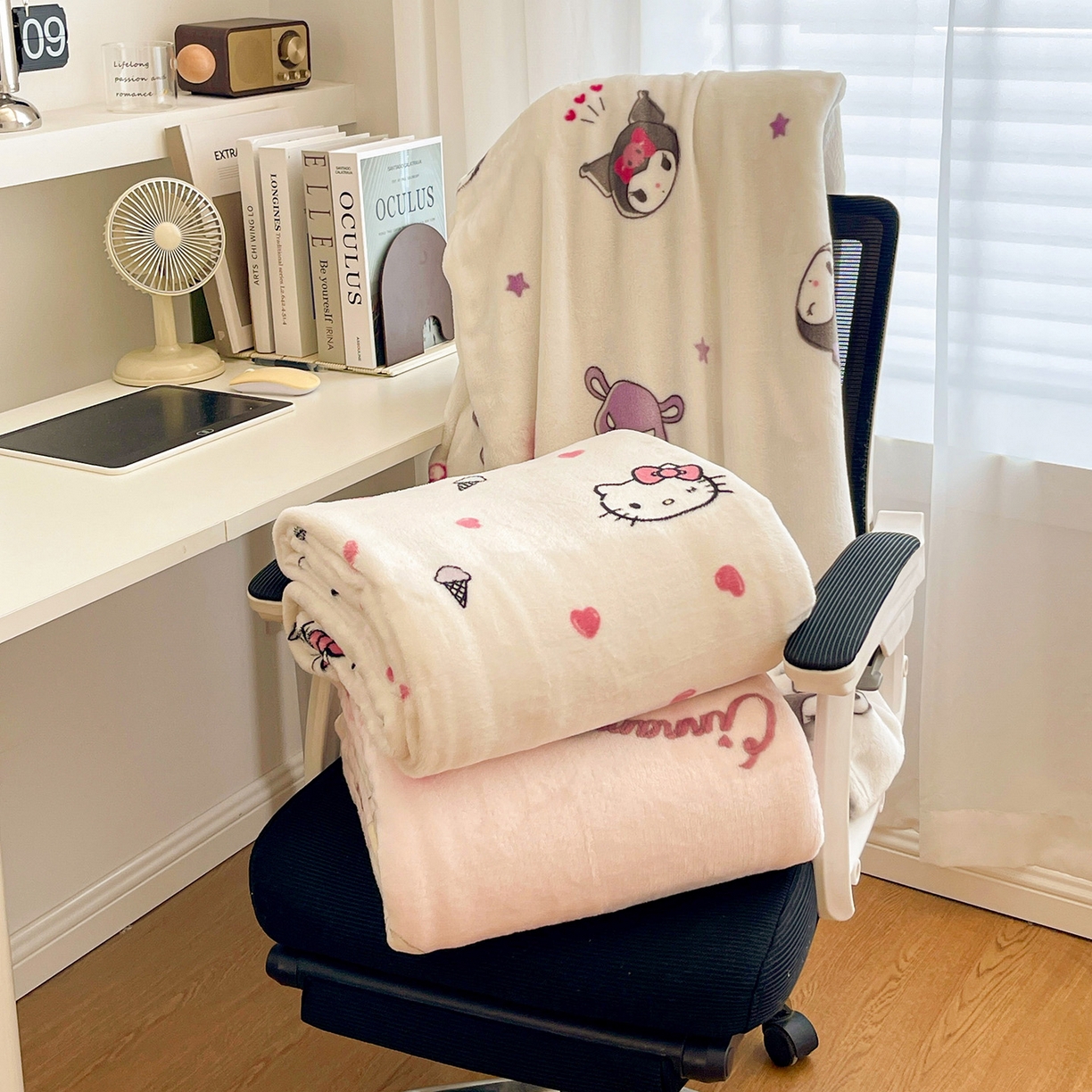 91家纺网 家纺一手货源 找家纺 耀悦家纺2025新款正版授权三丽鸥高克重卡通牛奶绒毛毯多功能毯子盖毯 Hello Kitty冰淇淋