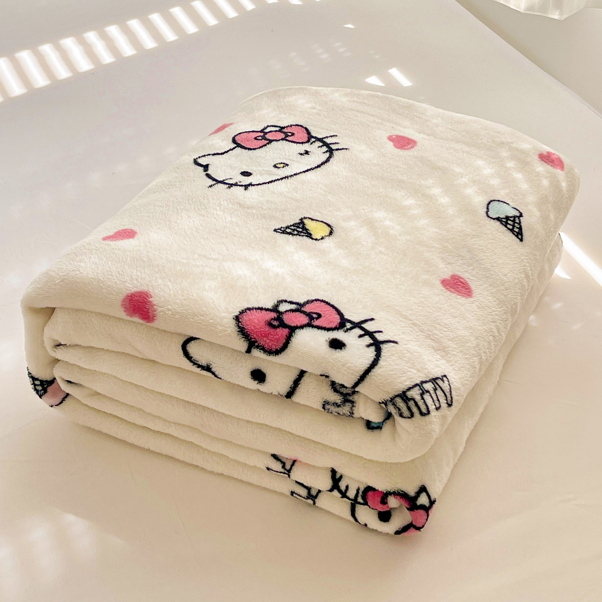 耀悦家纺2025新款正版授权三丽鸥高克重卡通牛奶绒毛毯多功能毯子盖毯 Hello Kitty冰淇淋