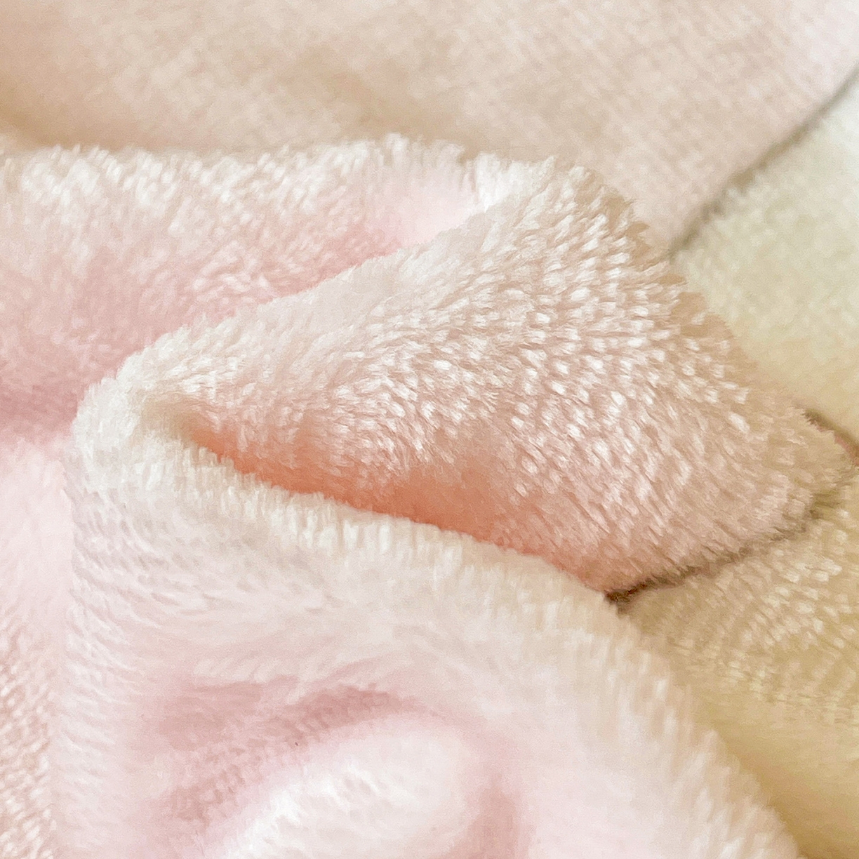 91家纺网 家纺一手货源 找家纺 耀悦家纺2025新款正版授权三丽鸥高克重卡通牛奶绒毛毯多功能毯子盖毯 樱桃蛋糕玉桂狗