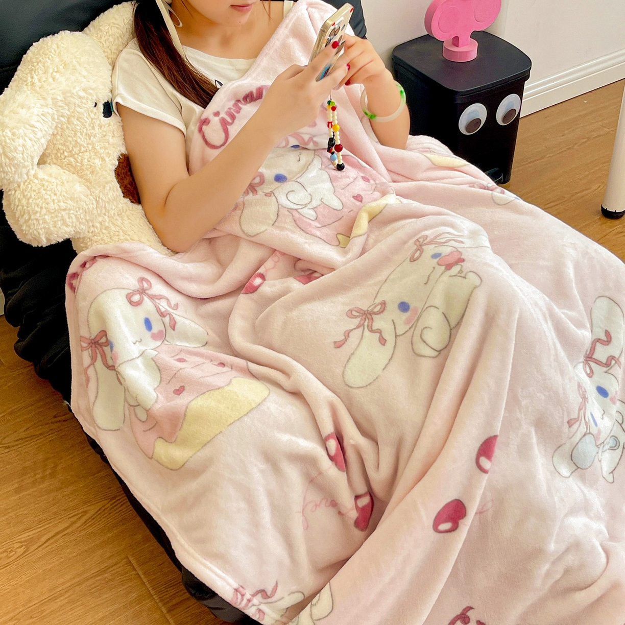 91家纺网 家纺一手货源 找家纺 耀悦家纺2025新款正版授权三丽鸥高克重卡通牛奶绒毛毯多功能毯子盖毯 樱桃蛋糕玉桂狗