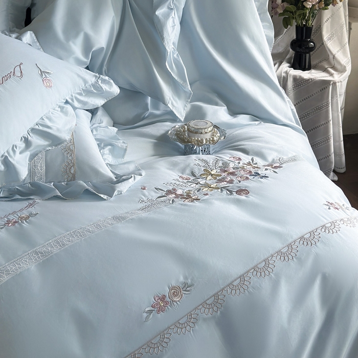 91家纺网 家纺一手货源 找家纺 紫桐 Lila lndus 2025新款50支双股长绒棉纯棉四件套 迷迭花园 迷雾蓝