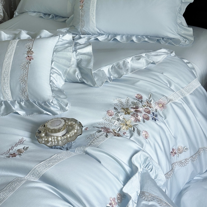 91家纺网 家纺一手货源 找家纺 紫桐 Lila lndus 2025新款50支双股长绒棉纯棉四件套 迷迭花园 迷雾蓝