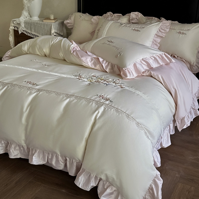 91家纺网 家纺一手货源 找家纺 紫桐 Lila lndus 2025新款50支双股长绒棉纯棉四件套 迷迭花园 奶昔白