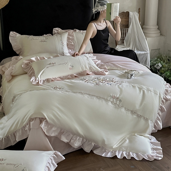 91家纺网 家纺一手货源 找家纺 紫桐 Lila lndus 2025新款50支双股长绒棉纯棉四件套 迷迭花园 奶昔白