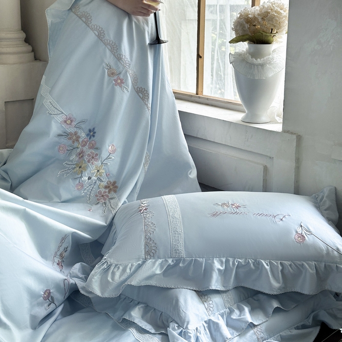 91家纺网 家纺一手货源 找家纺 紫桐 Lila lndus 2025新款50支双股长绒棉纯棉四件套 迷迭花园 迷雾蓝