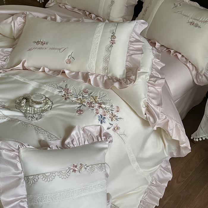 91家纺网 家纺一手货源 找家纺 紫桐 Lila lndus 2025新款50支双股长绒棉纯棉四件套 迷迭花园 奶昔白