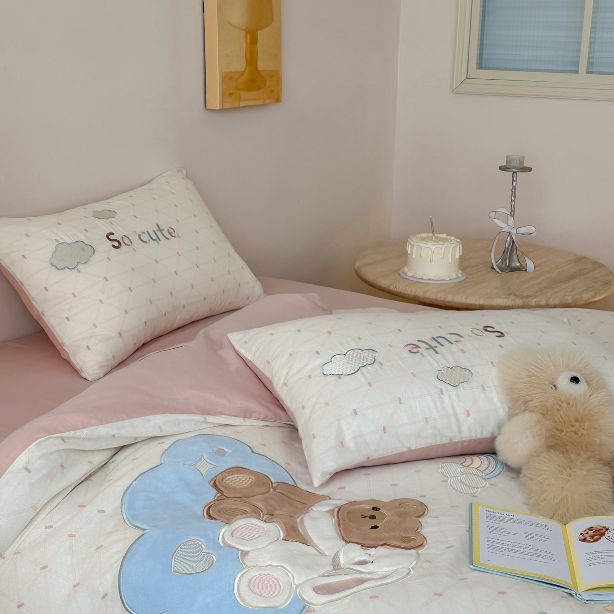 91家纺网 家纺一手货源 找家纺 紫桐 Lila lndus 2025新款双层纱贴布绣四件套 小熊