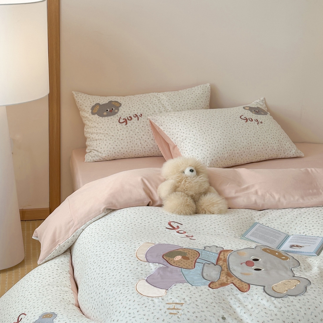 91家纺网 家纺一手货源 找家纺 紫桐 Lila lndus 2025新款双层纱贴布绣四件套 小考拉