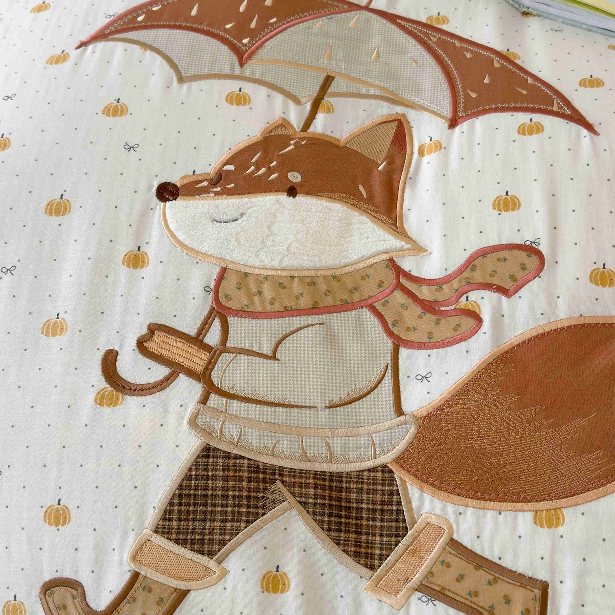 91家纺网 家纺一手货源 找家纺 紫桐 Lila lndus 2025新款双层纱贴布绣四件套 小狐狸