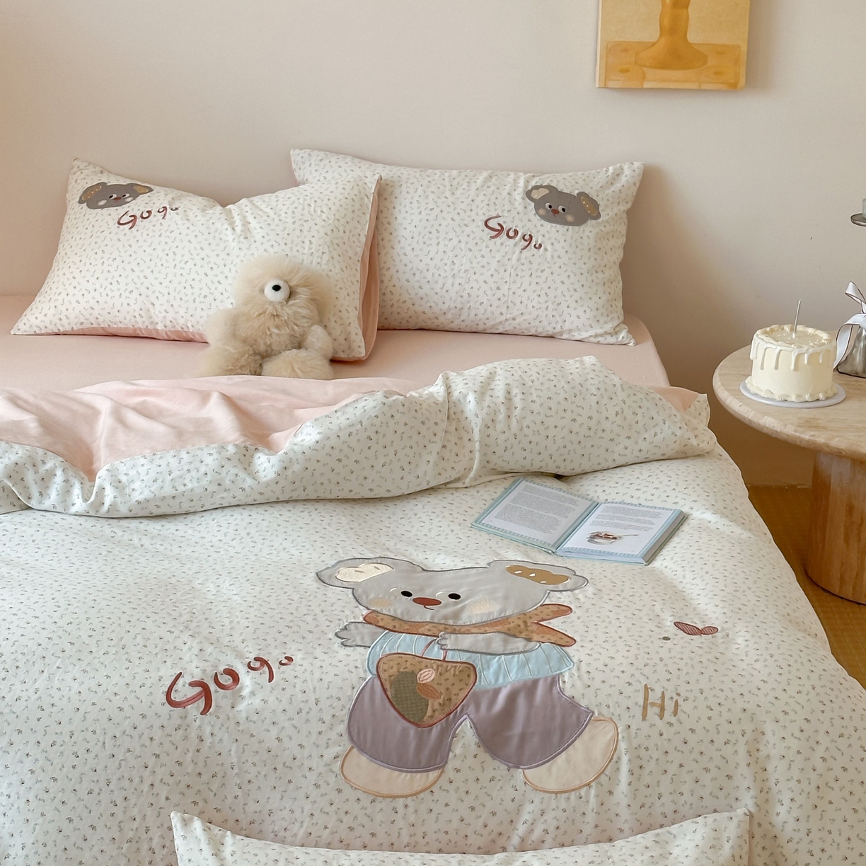 91家纺网 家纺一手货源 找家纺 紫桐 Lila lndus 2025新款双层纱贴布绣四件套 小考拉