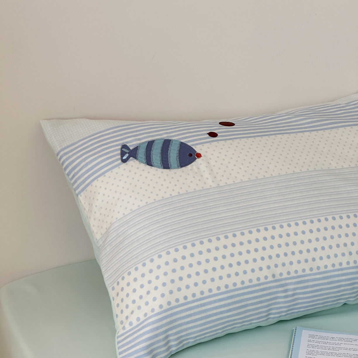 91家纺网 家纺一手货源 找家纺 紫桐 Lila lndus 2025新款双层纱贴布绣四件套 小企鹅