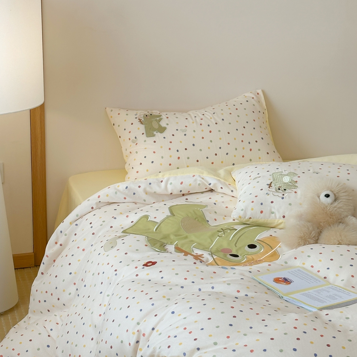 91家纺网 家纺一手货源 找家纺 紫桐 Lila lndus 2025新款双层纱贴布绣四件套 小鳄鱼