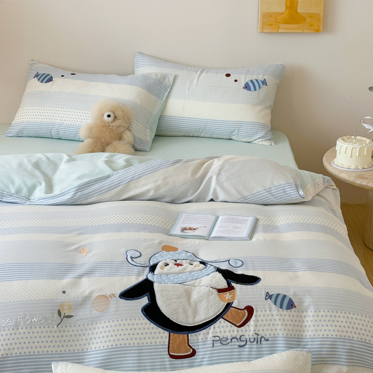 91家纺网 家纺一手货源 找家纺 紫桐 Lila lndus 2025新款双层纱贴布绣四件套 小企鹅