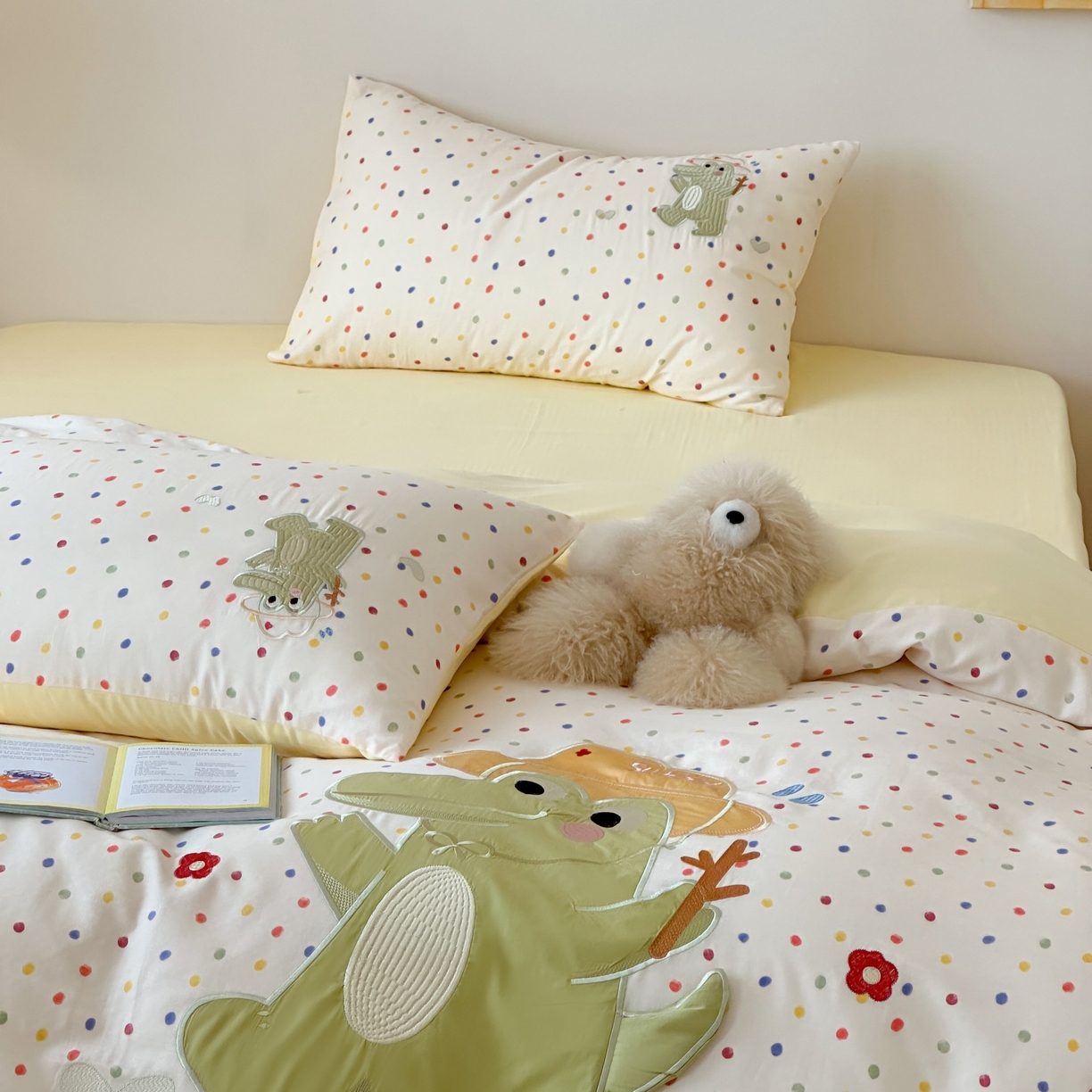 91家纺网 家纺一手货源 找家纺 紫桐 Lila lndus 2025新款双层纱贴布绣四件套 小鳄鱼