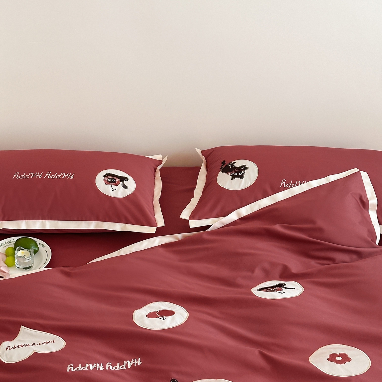 91家纺网 家纺一手货源 找家纺 紫桐 Lila lndus 2025新款50支双股长绒棉纯棉四件套 假日猫咪-红