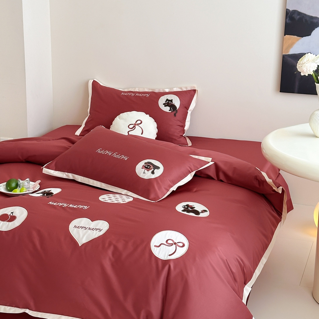 91家纺网 家纺一手货源 找家纺 紫桐 Lila lndus 2025新款50支双股长绒棉纯棉四件套 假日猫咪-红