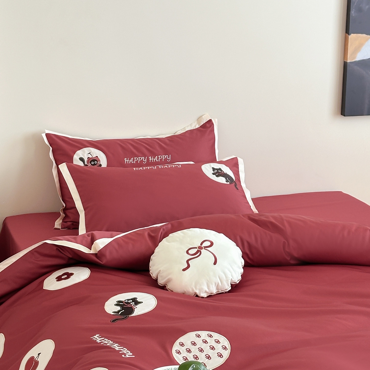 91家纺网 家纺一手货源 找家纺 紫桐 Lila lndus 2025新款50支双股长绒棉纯棉四件套 假日猫咪-红