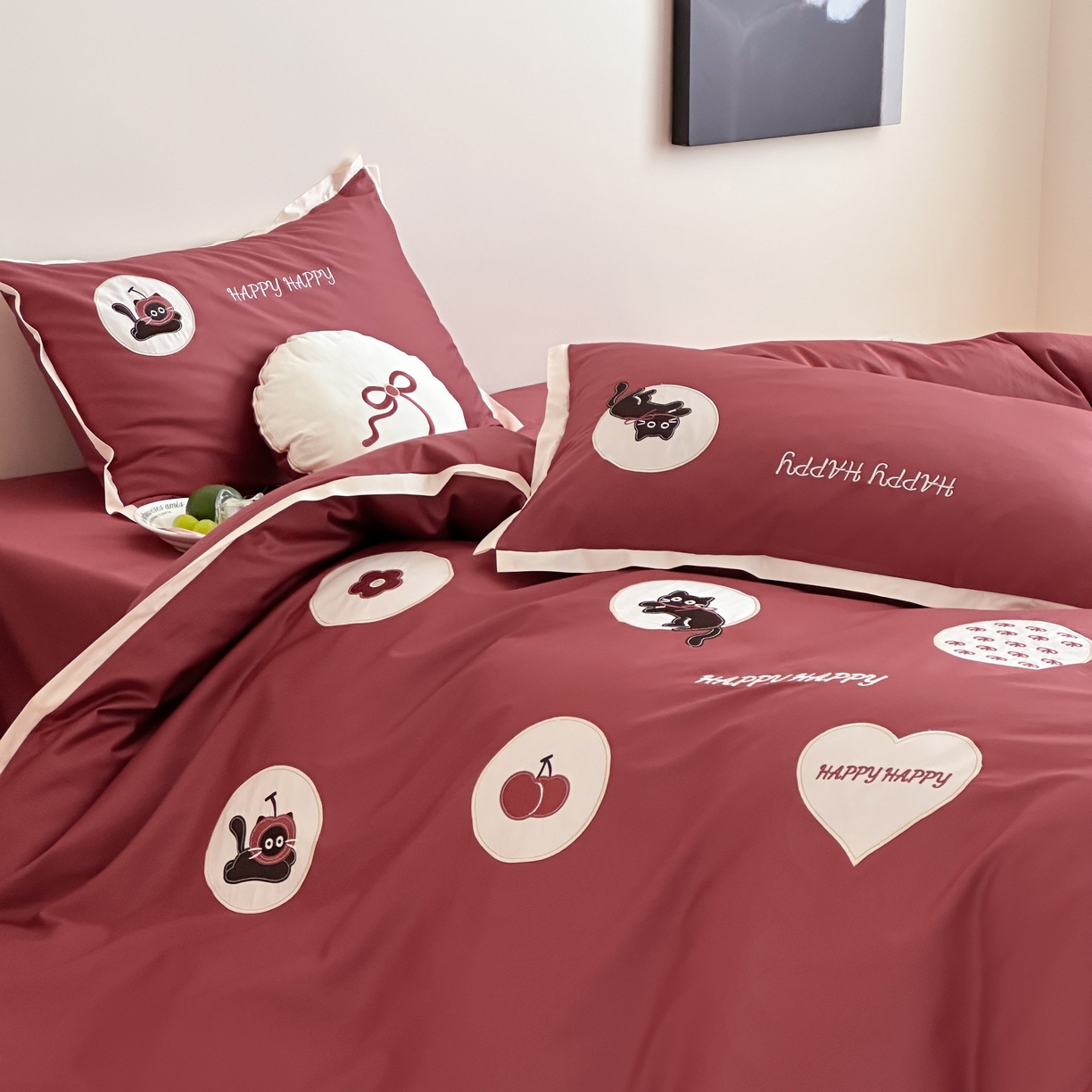 91家纺网 家纺一手货源 找家纺 紫桐 Lila lndus 2025新款50支双股长绒棉纯棉四件套 假日猫咪-红