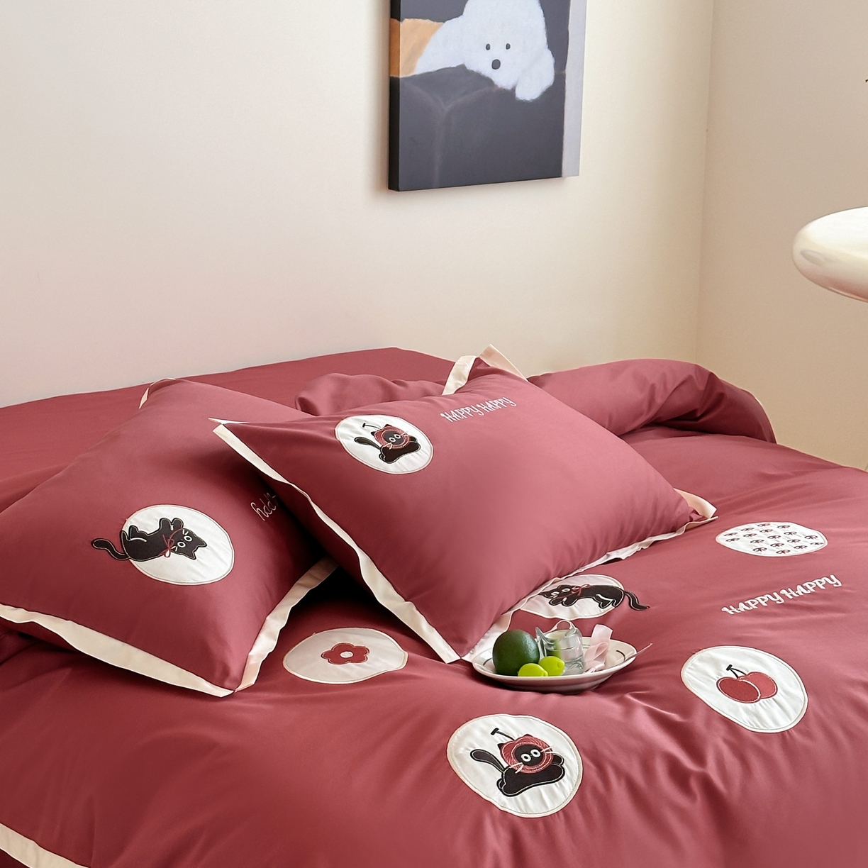 91家纺网 家纺一手货源 找家纺 紫桐 Lila lndus 2025新款50支双股长绒棉纯棉四件套 假日猫咪-红