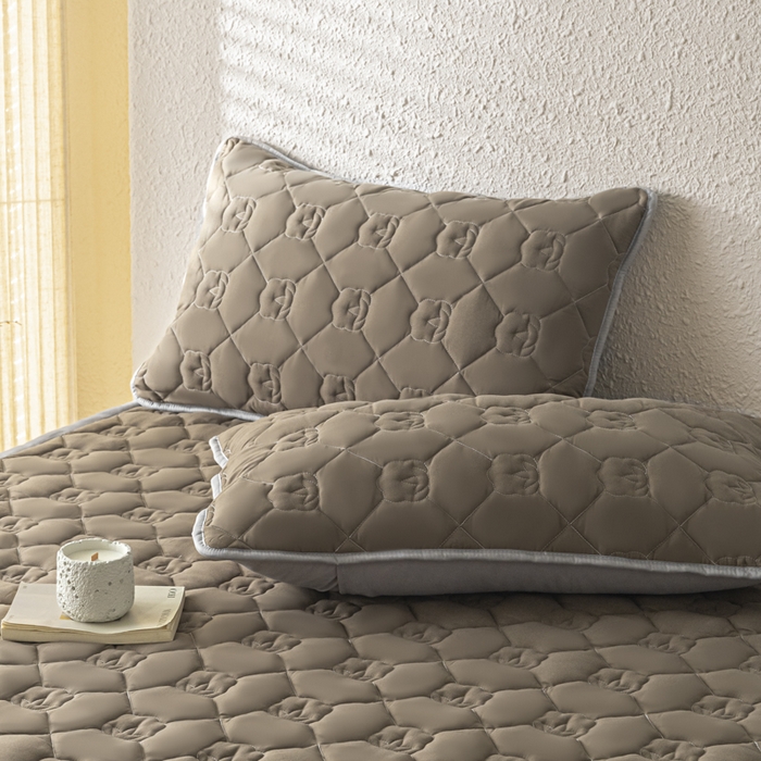 91家纺网 家纺一手货源 找家纺 老帅的工厂店2025新款A类水洗棉珩绣棉花床褥 咖色